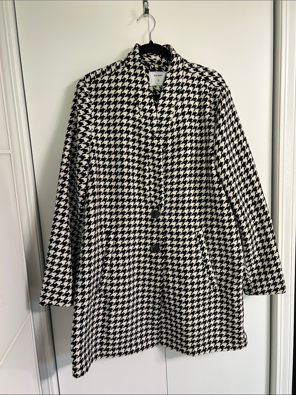 Old Navy size XL Houndstooth Black & White Coat